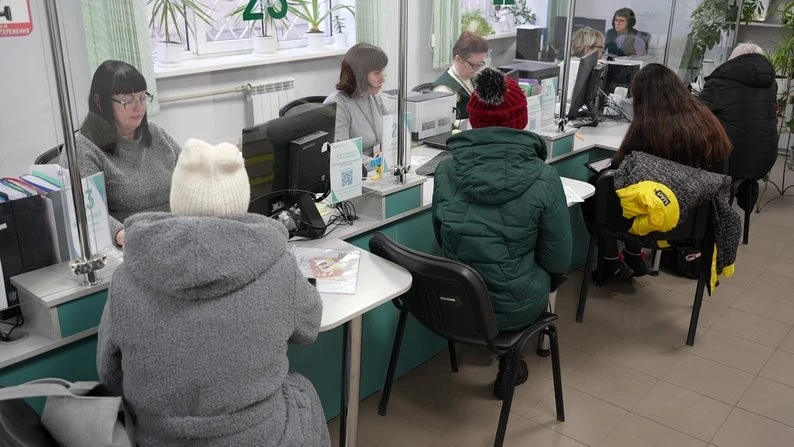 Пенсійна блокада для херсонців: чому зупинилися виплати та як повернути гроші