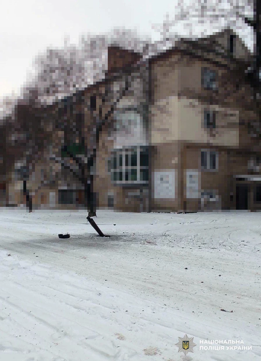 Полювання на цивільних: російські дрони атакували житлові масиви Херсонщини