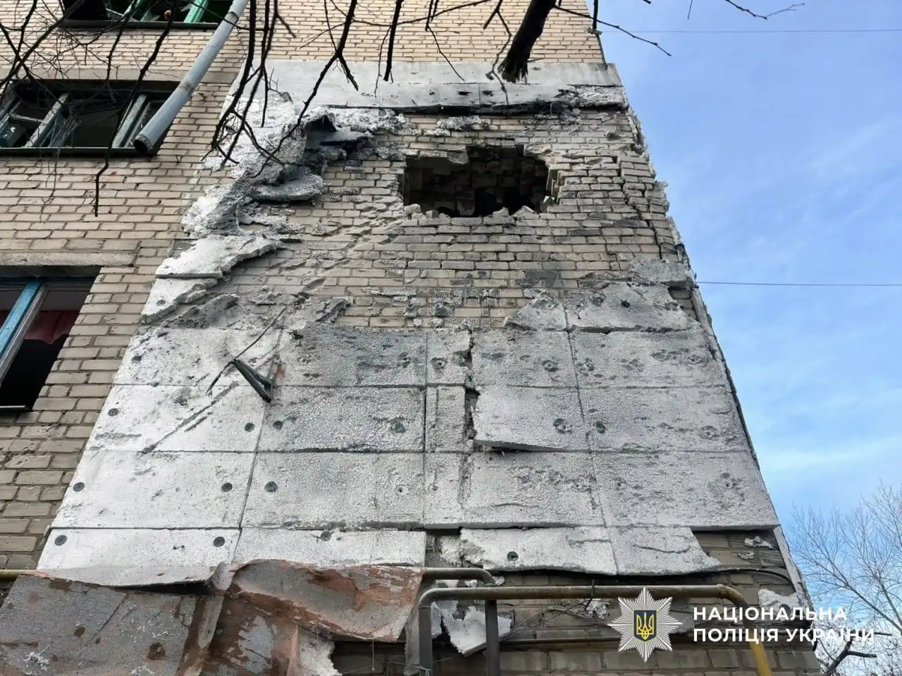Трагедія в автівці та атаки дронів: кривава доба на Херсонщині