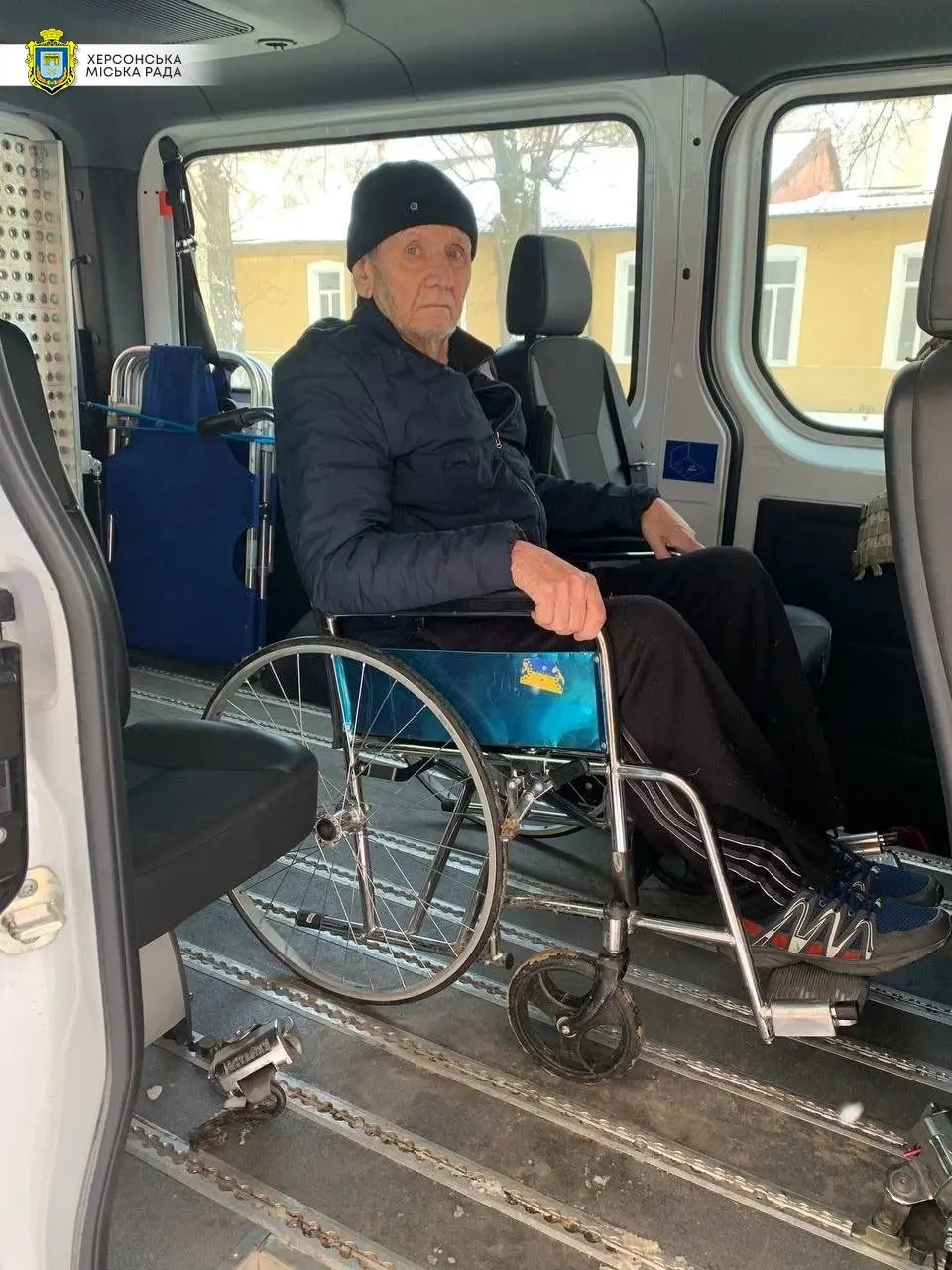 Доступний рух у прифронтових умовах: як працює «Соціальне таксі» в Херсоні