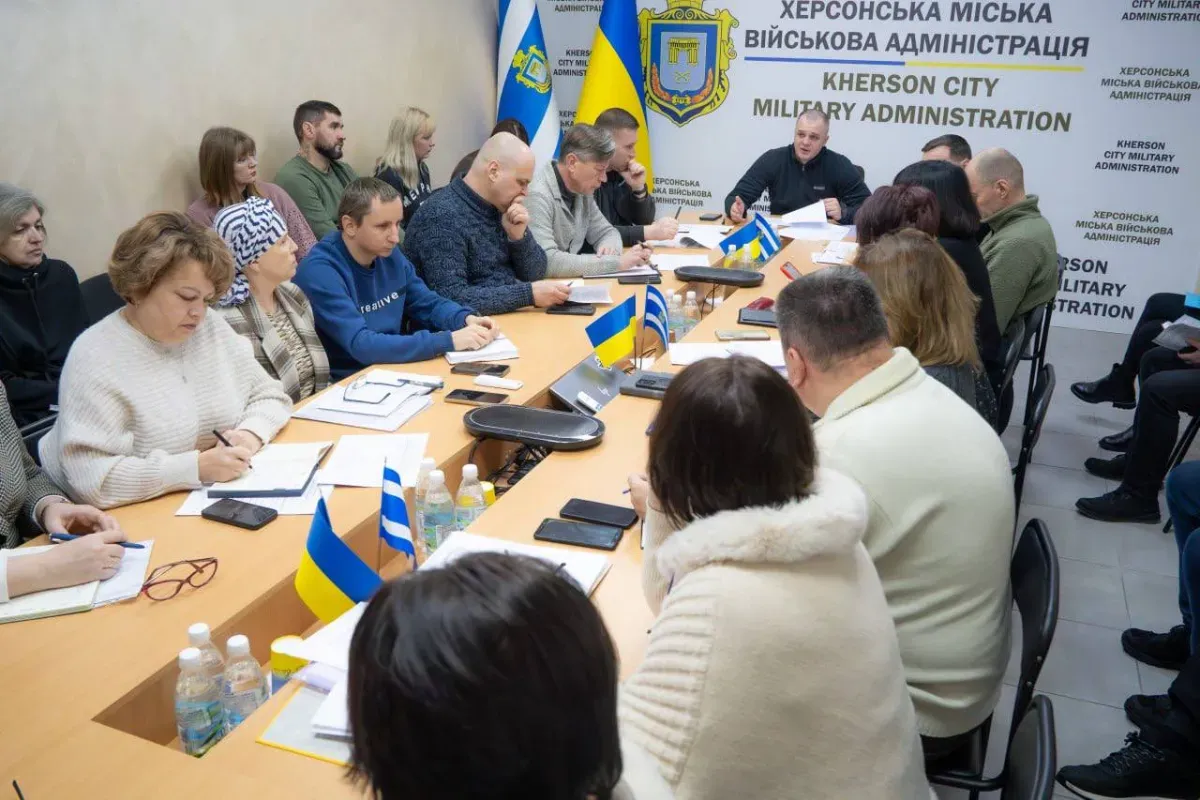 Безпека та кадри: як Херсон планує виживання в умовах постійних обстрілів