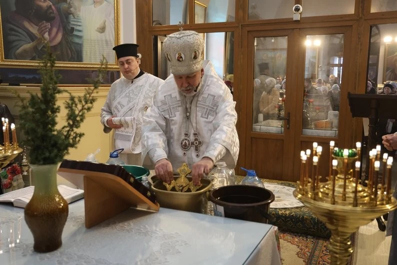 Водохреще під канонадою: як херсонці освячували воду в умовах воєнного стану