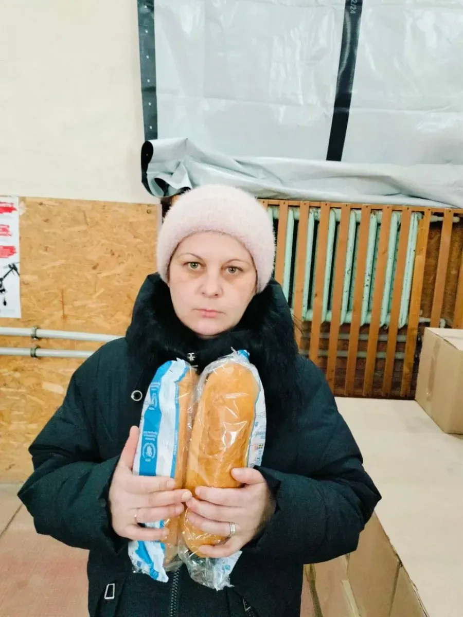 Хлібна підтримка для жителів передмістя Херсона: скільки буханок отримали старостати