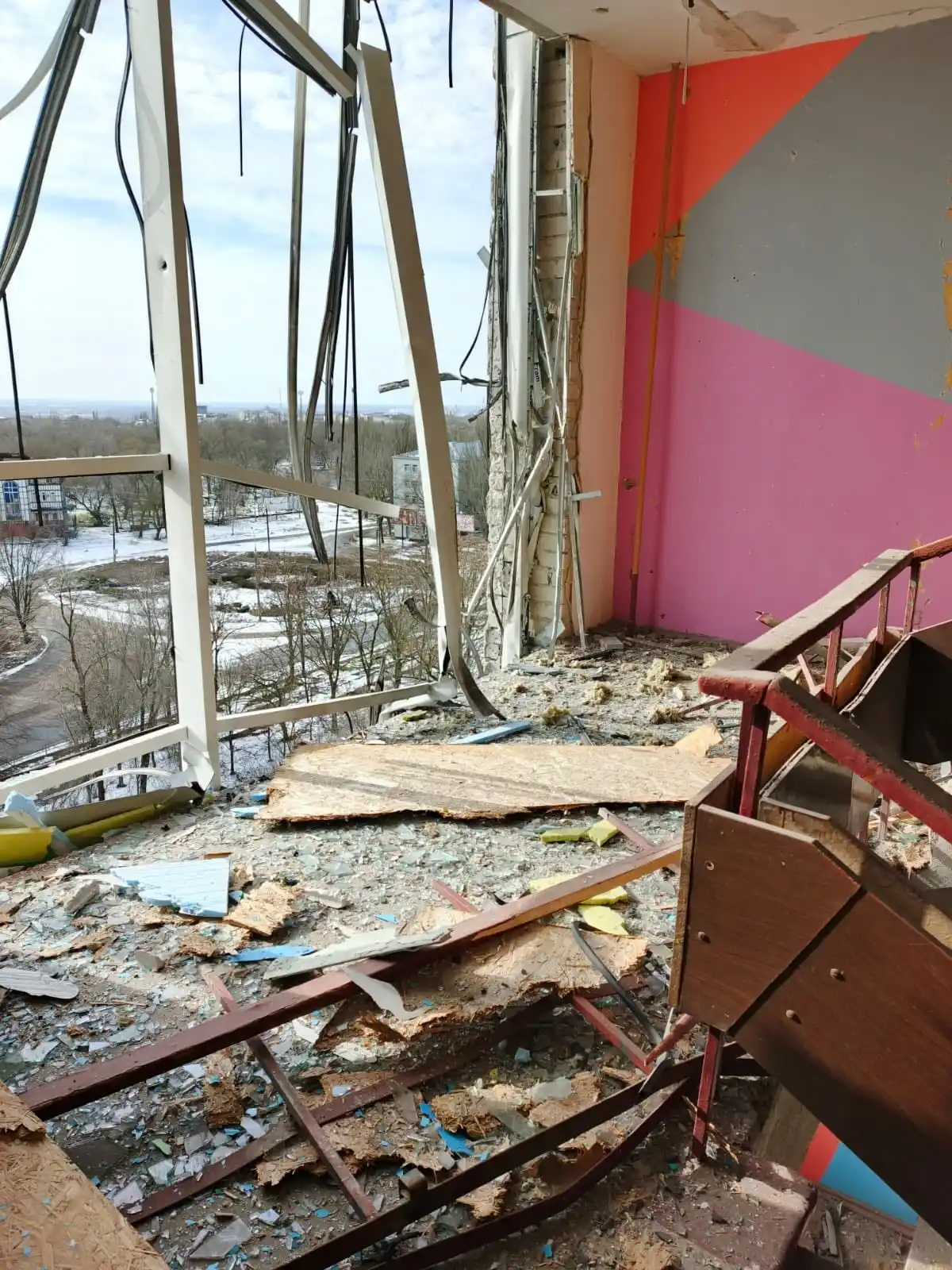 Освітні об’єкти під вогнем: у Херсоні дрони атакували університетські будівлі