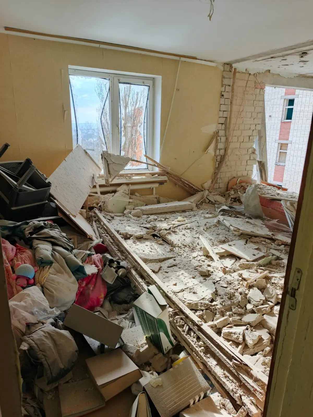 Освітні об’єкти під вогнем: у Херсоні дрони атакували університетські будівлі