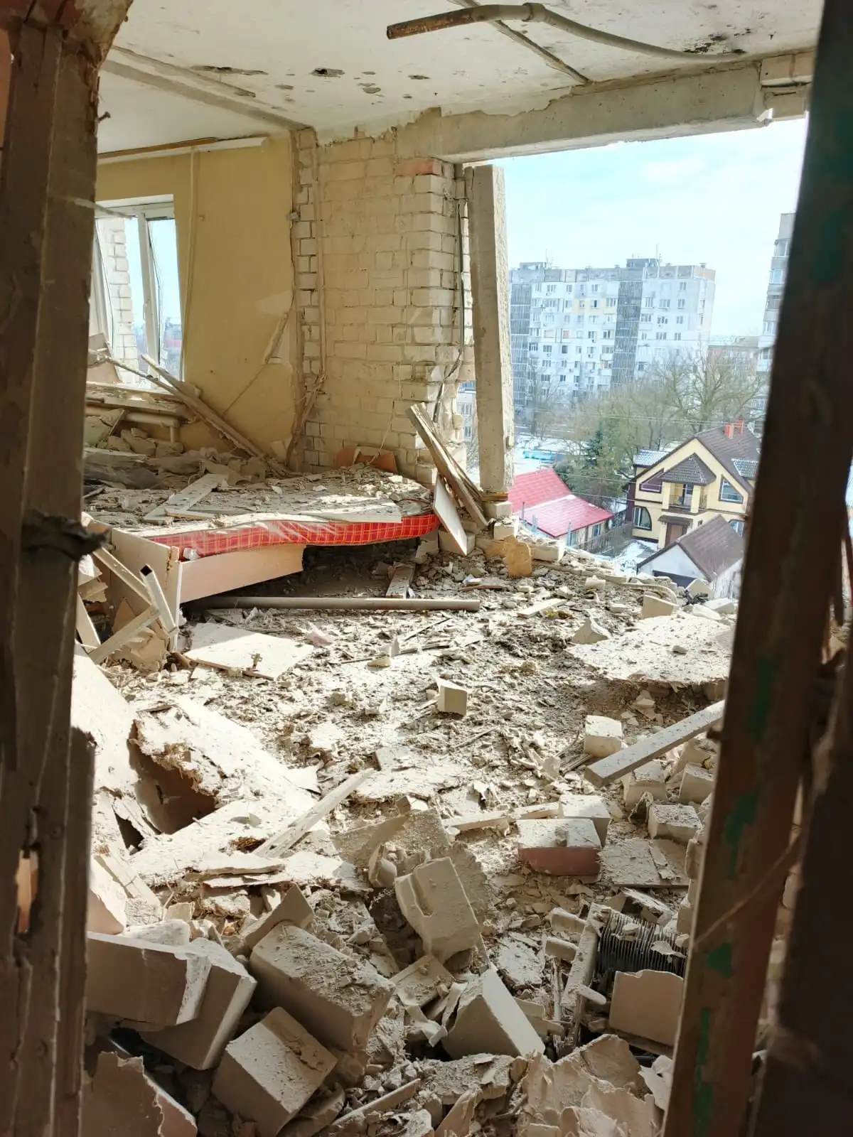 Освітні об’єкти під вогнем: у Херсоні дрони атакували університетські будівлі