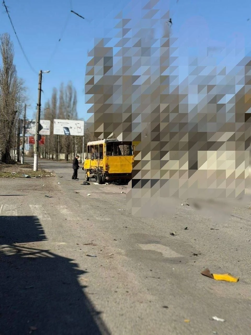 Кривавий удар по цивільному транспорту в Херсоні: двадцятеро поранених