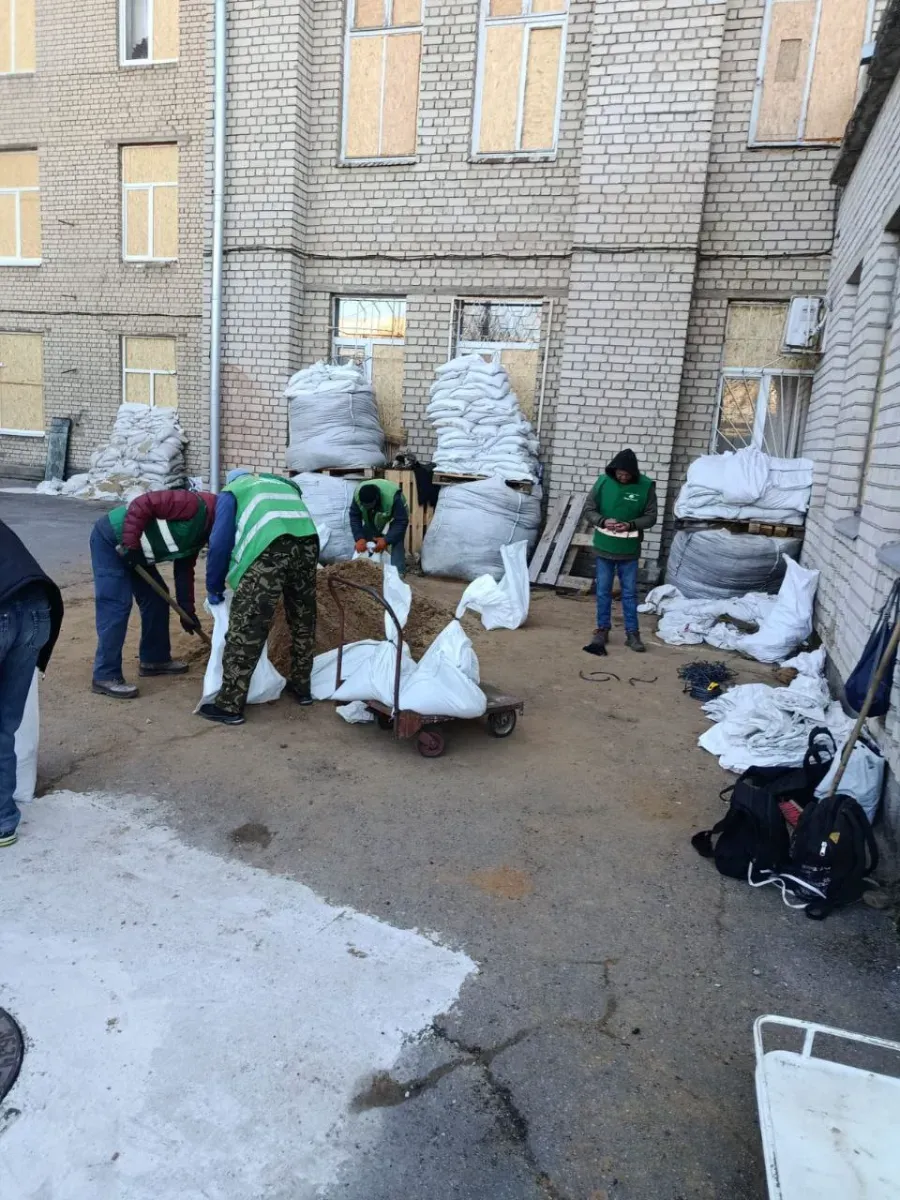 Будні під вогнем: як комунальники підтримують життєдіяльність прифронтового Херсона