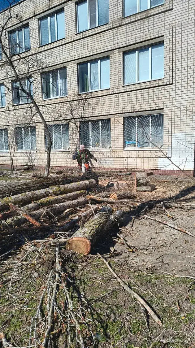 Будні під вогнем: як комунальники підтримують життєдіяльність прифронтового Херсона