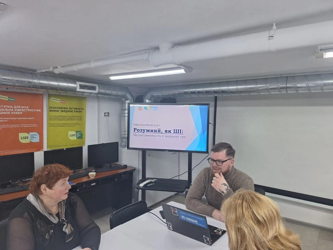 Емоційне відновлення та освоєння нейромереж: чим жив Центр життєстійкості Херсона протягом тижня