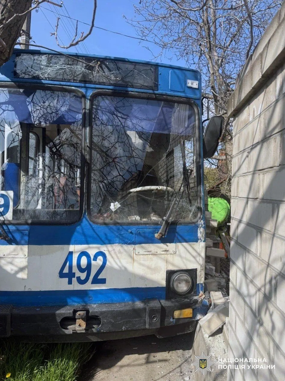 Обстріли Херсонщини: масовані атаки дронів та артилерії призвели до жертв