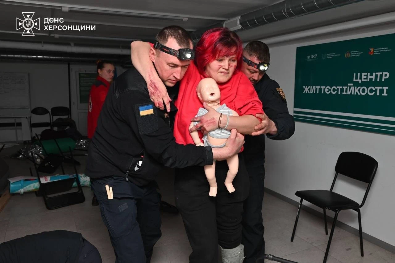 Херсонські рятувальники відточили майстерність порятунку життів на тренуваннях із Червоним Хрестом
