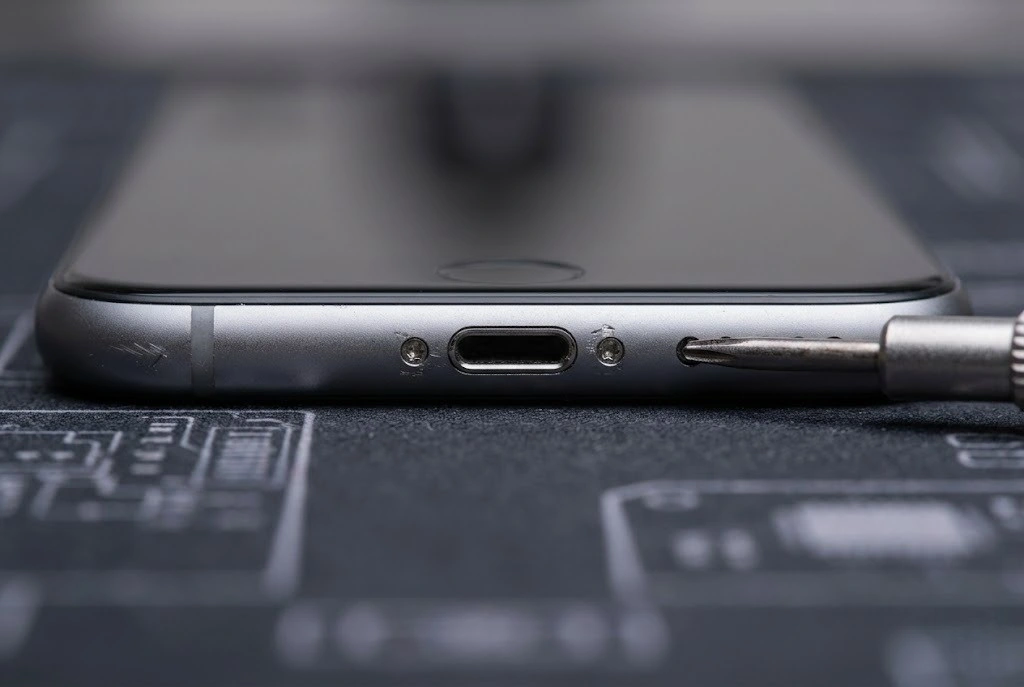 Оригінал чи копія? Як перевірити історію заміни деталей в iPhone