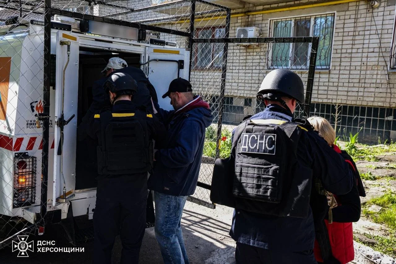Рятувальна операція у Херсоні: група «ФЕНІКС» вивезла людей з-під обстрілів