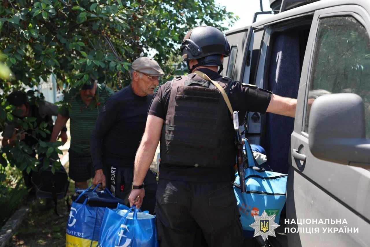Удар над бронею: під Білозеркою ворожий дрон атакував евакуаційну групу